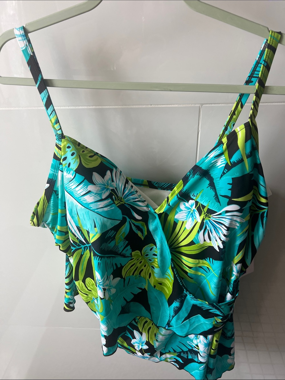 Woman’s size 25W Jamaica Bay/JC Penney swim tankini top new with tags